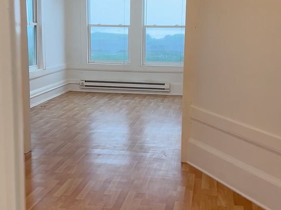 5th image of 2448 Great Hwy APT 9