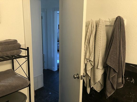 3rd image of 233 S Franklin Ave
