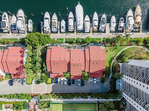 5th image of 3620 Yacht Club Dr APT 503