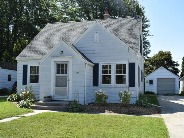 133 W Wisconsin Ave, Cedar Grove, WI 53013