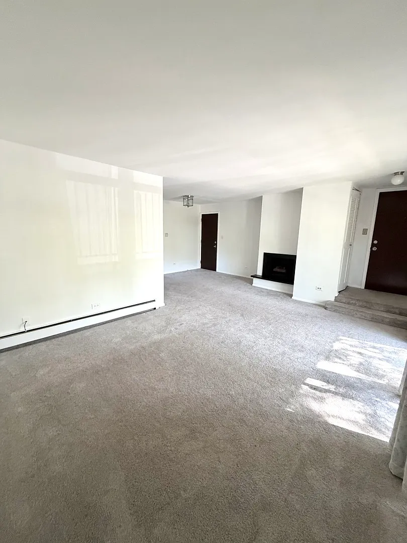 2 bed, 1000 sqft, $1,800 — Photo 3