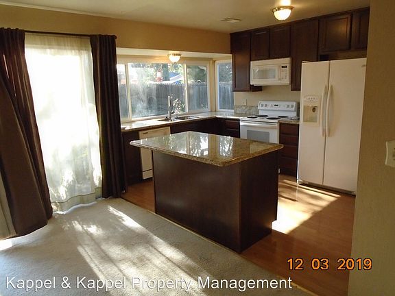 3rd image of 1219 Sanderling Dr