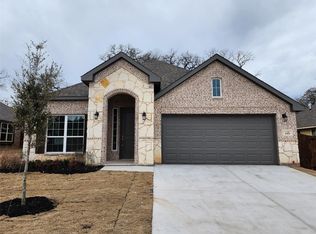233 Gardenia Dr, Azle, TX 76020