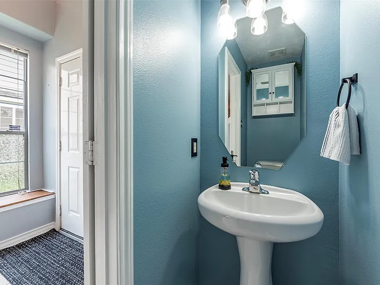 336 Capella Oaks Ln — Photo 16