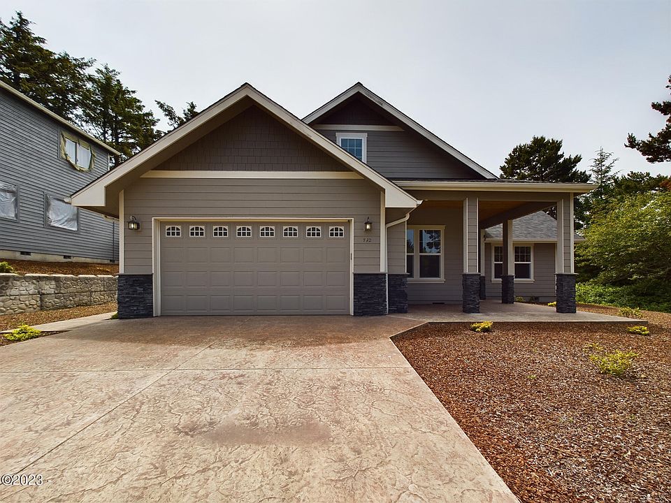 1st image of 792 SE 37th St