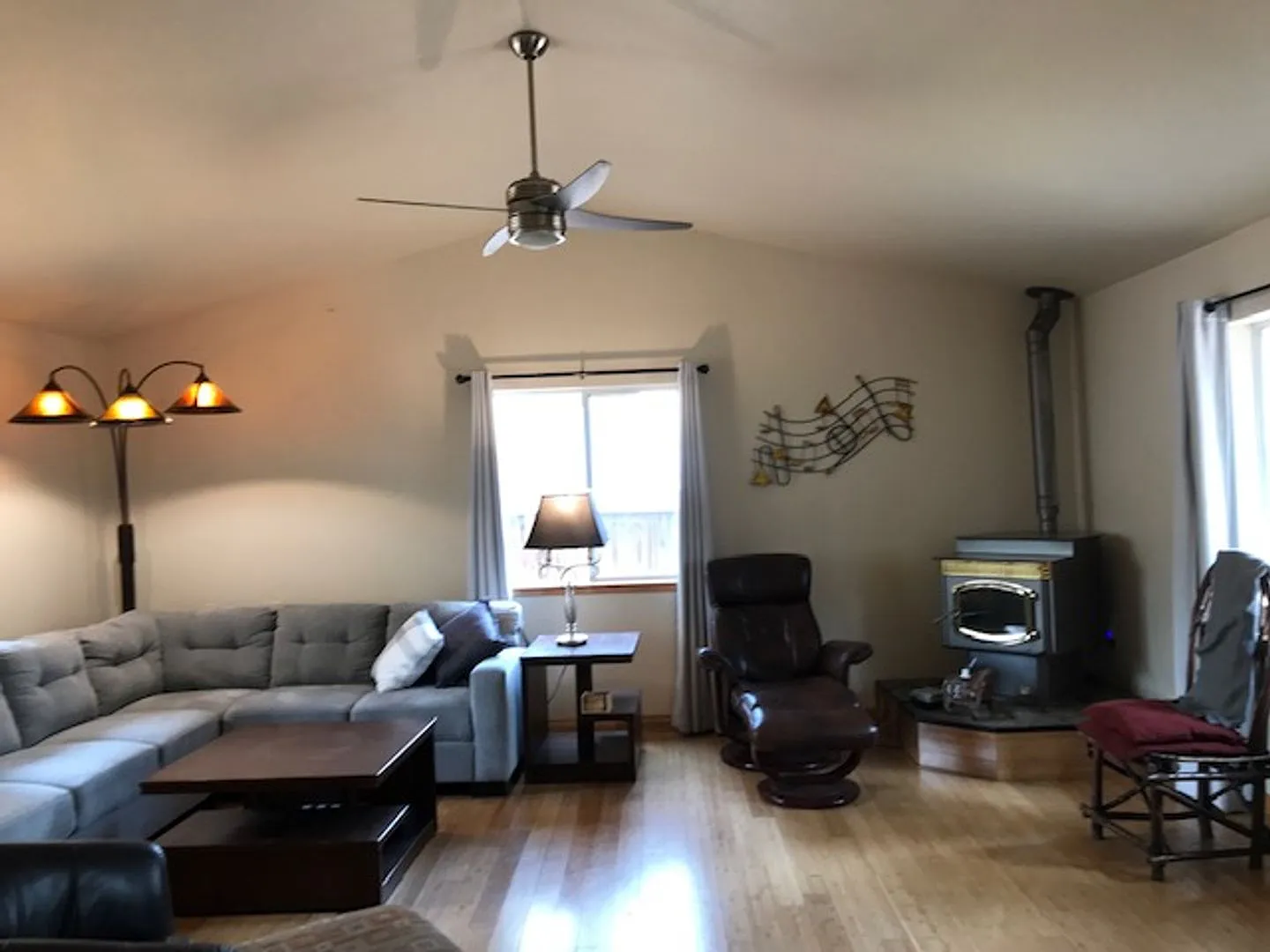 Seasonal Furnished Rental — Photo 2