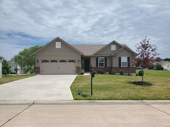 2nd image of 338 Waterford Ct