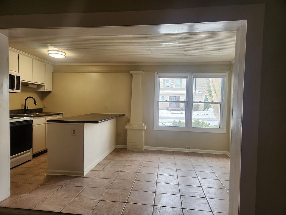 1st image of 813 S Elam Ave APT C