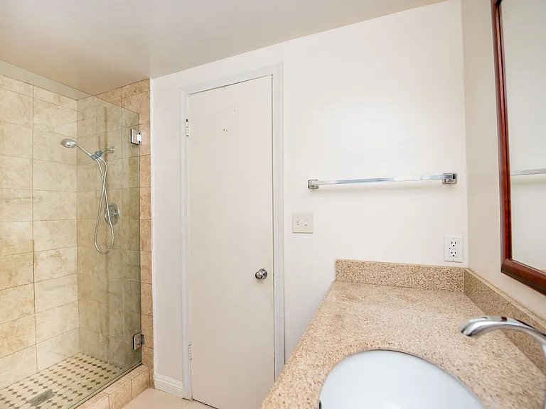 15412 Shasta Ln — Photo 22