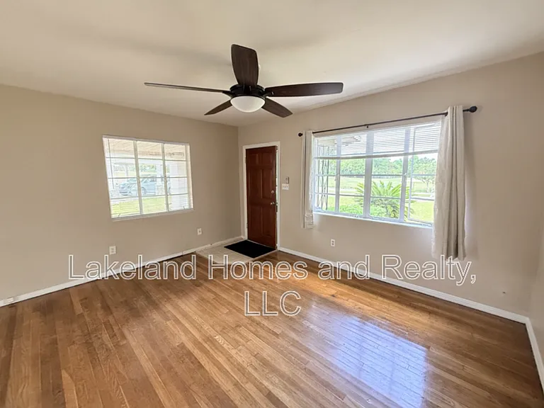 3115 Buckingham Ave — Photo 5