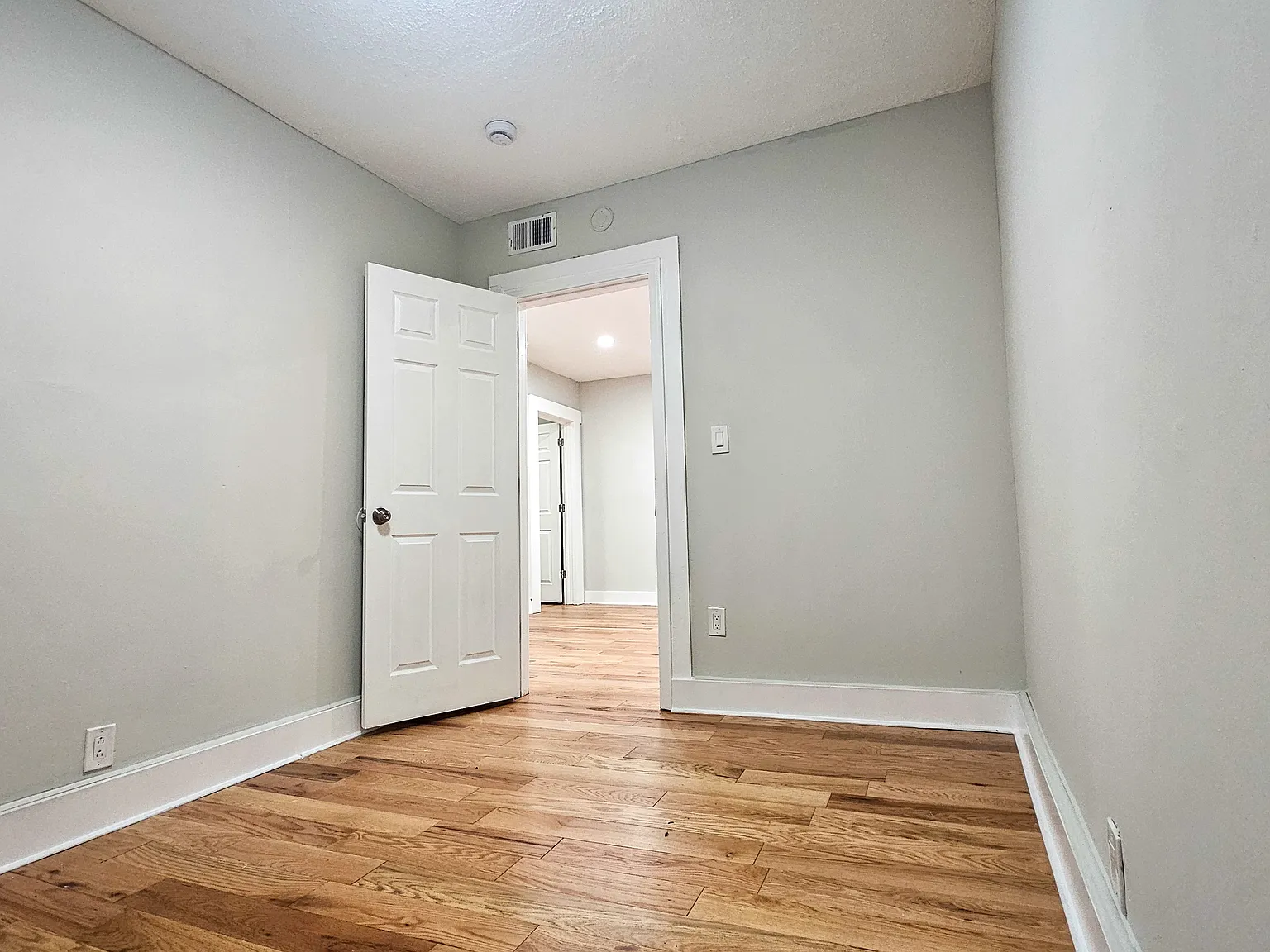 2 bed, 900 sqft, $1,695 — Photo 2