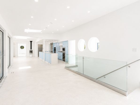 6 bedroom rental in West Vancouver — photo 18