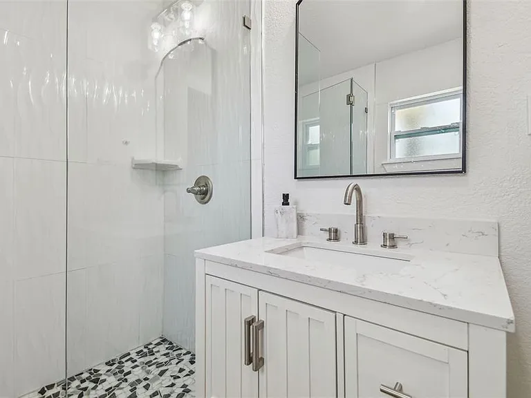 3922 Fontainebleau Dr — Photo 25