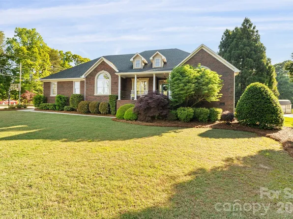 1701 S Point Rd, Belmont, NC 28012