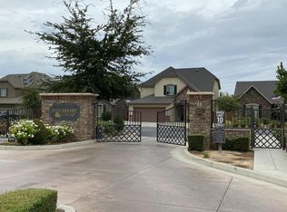 6810 W Sapphire Dr, Fresno, CA 93722