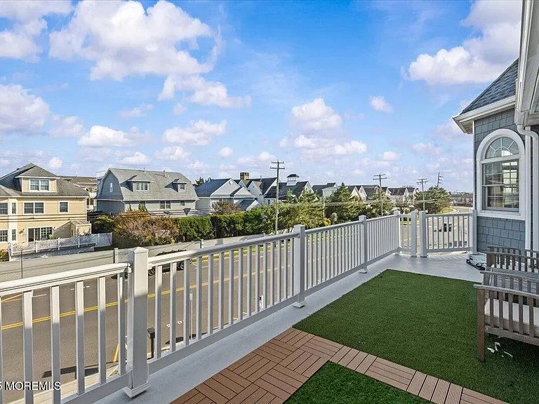 1613 Ocean Ave — Photo 17