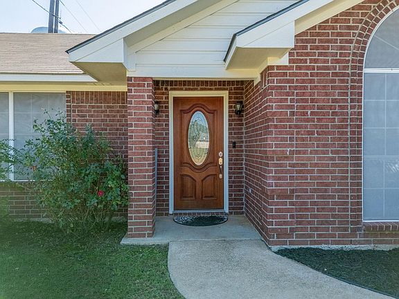 2nd image of 503 Victory Ln