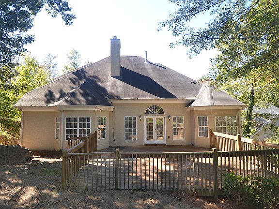 2nd image of 106 Ashwood Ct