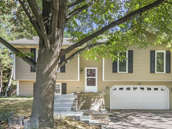 624 Crawford Dr, Cottage Grove, WI 53527