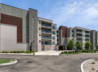 250 Manning Rd #306, Tecumseh, ON N8N0E5