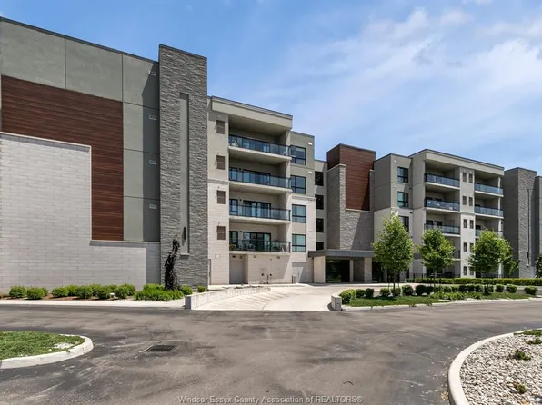 250 Manning Rd #306, Tecumseh, ON N8N 0E5