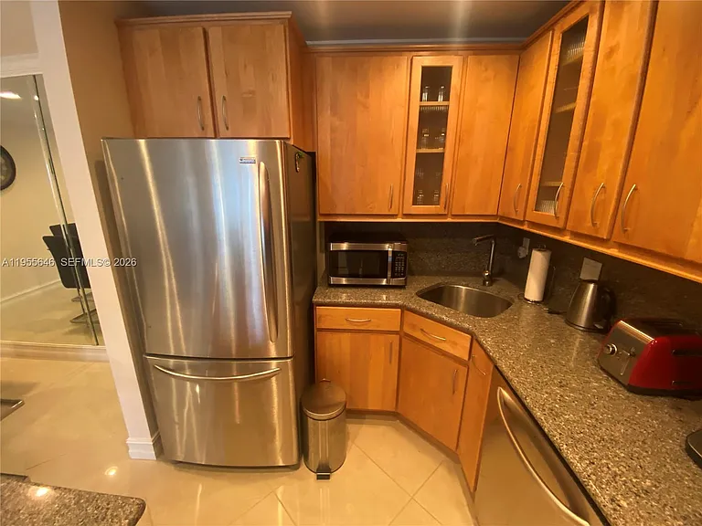 6471 Bay Club Dr #2 — Photo 8