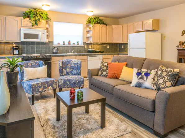 1221 E Barclay Ct #B, Seattle, WA 98122