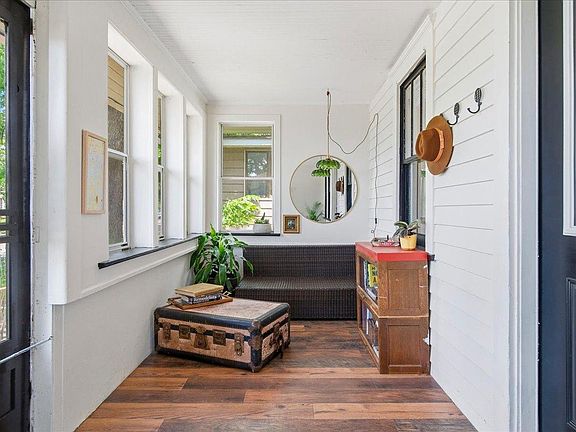 4th image of 866 Arkwright St