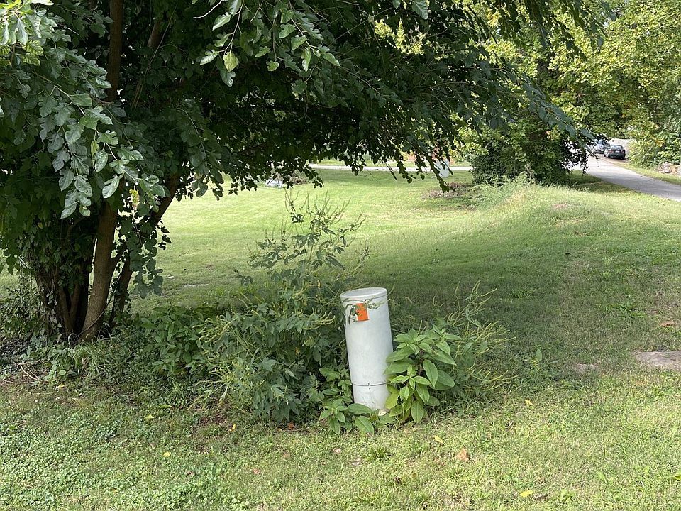 2nd image of 213 N Walnut Street