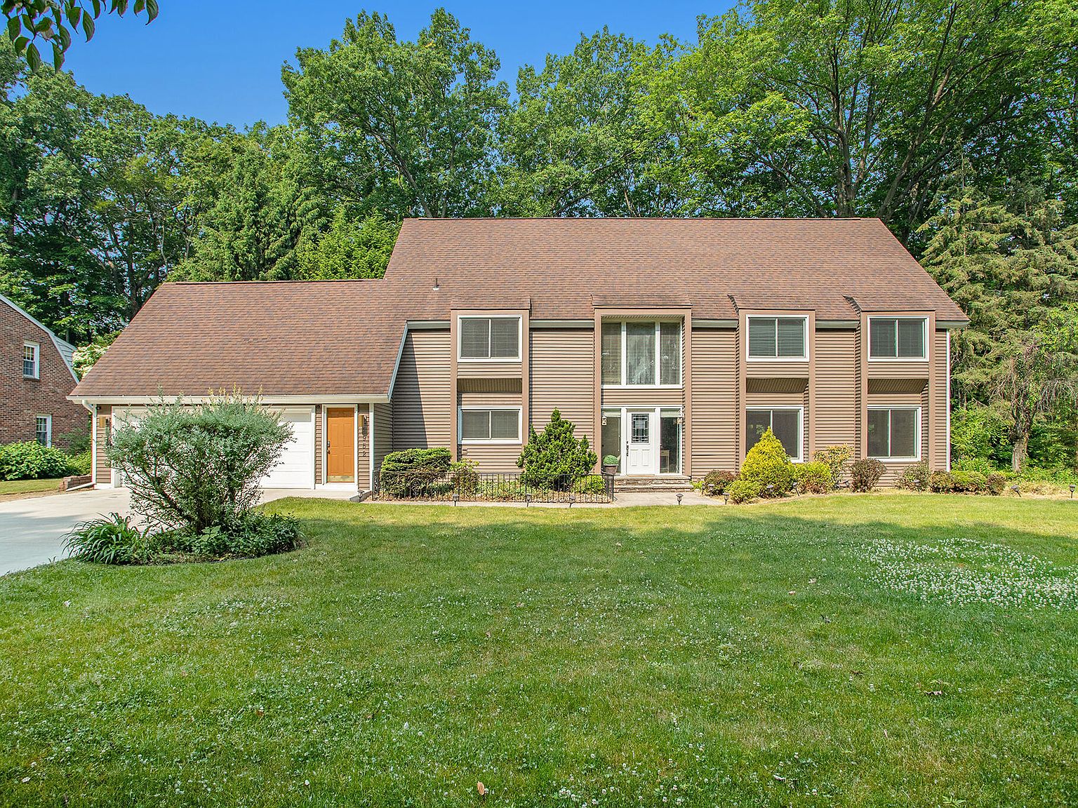 2952 Dozer Dr, Saint Joseph, MI 49085 Zillow