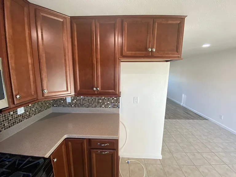 2212 Pine St — Photo 41