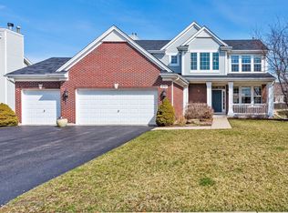 255 Morgan Valley Dr, Oswego, IL 60543