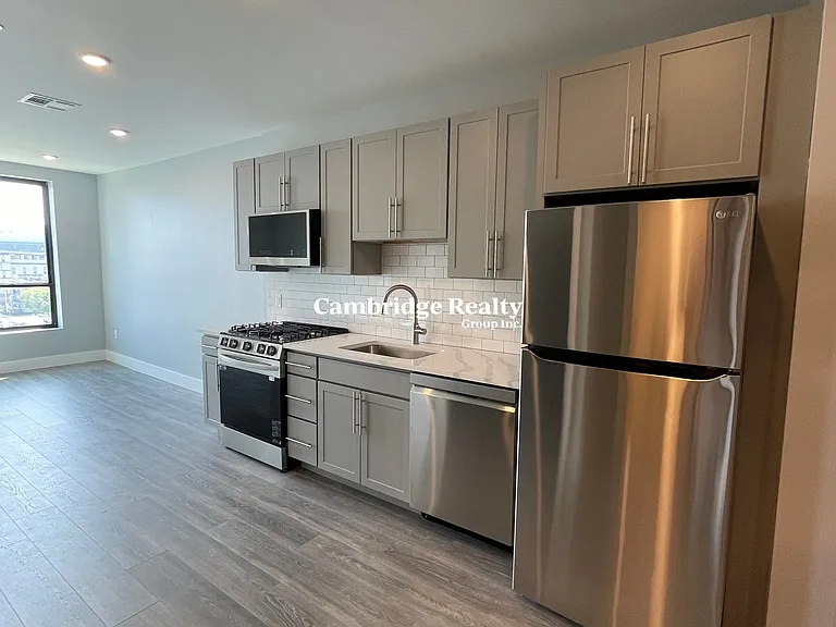 365 Western Ave #604T — Photo 1