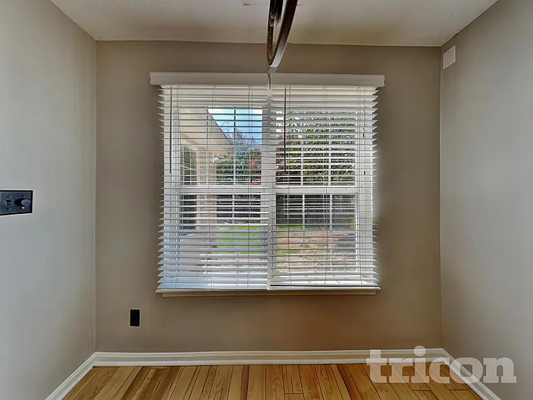 661 Rebecca Jane Dr — Photo 3