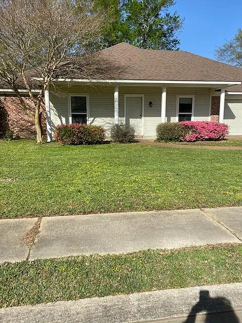 113 Channing Cir — Photo 1