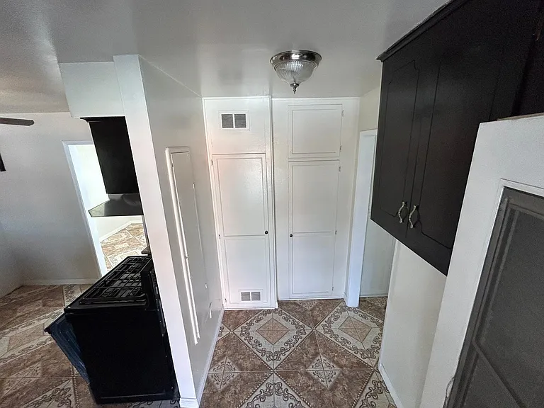 381 Frances Dr — Photo 17