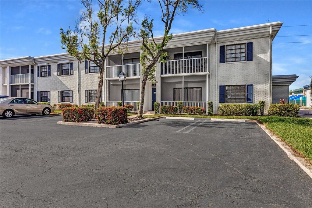 180 Cypress Club Drive #816, photo 4