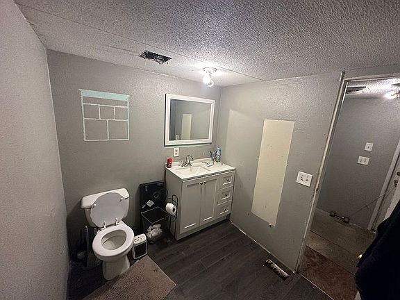 3rd image of 10706 Cora St Trailer 122