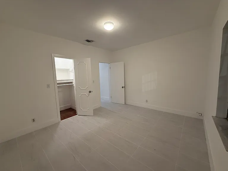 732 NW 12th Ct — Photo 18