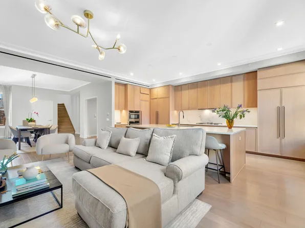 350 West 71st Street PHA image 3 of 23
