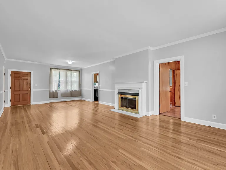 217 E Meadow Cir — Photo 16