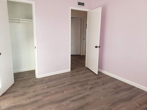 5th image of 534 N Foxdale Ave
