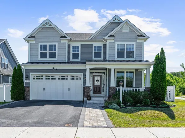 8219 Powers Dr, Millersville, MD 21108