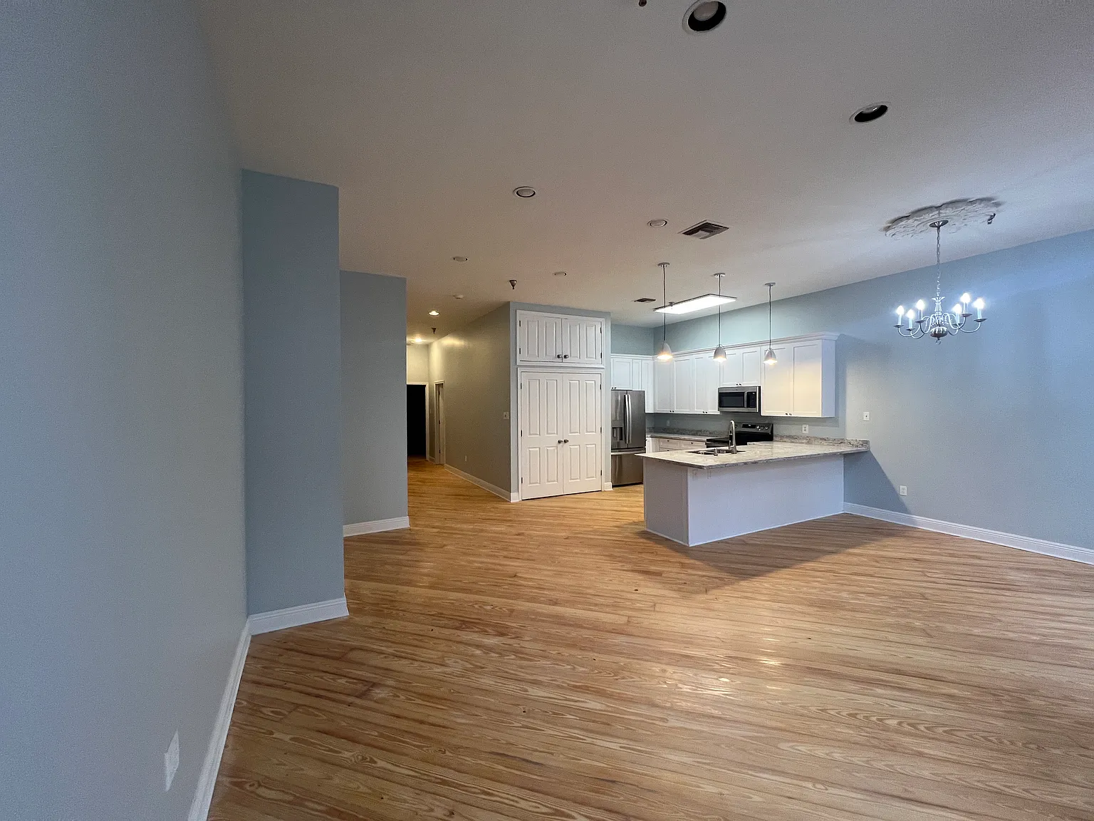 2 bed, 1100 sqft, $3,100 — Photo 2
