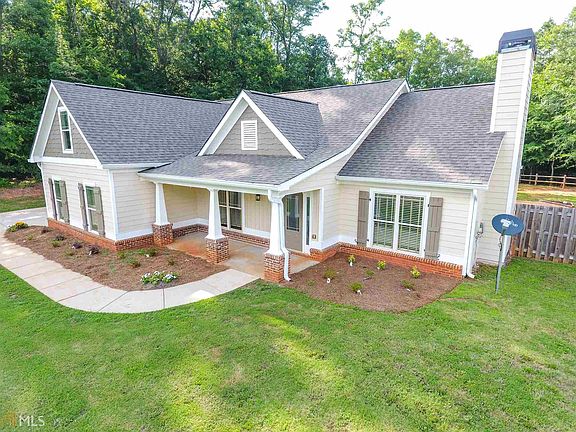 3rd image of 302 River Mansion Dr