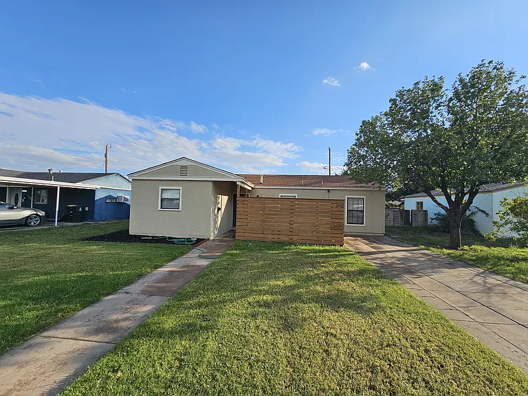 1010 S Plains Park Dr — Photo 11