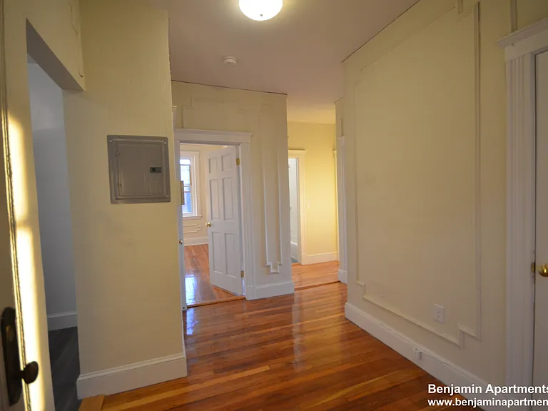 1800 Commonwealth Ave #30 — Photo 9