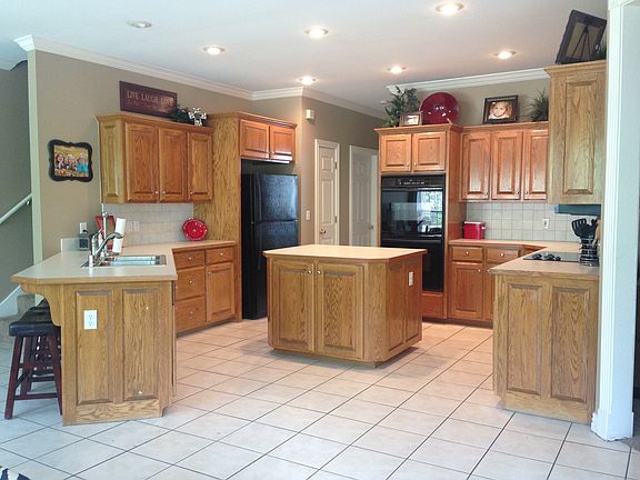 5th image of 1834 N Independence Pl