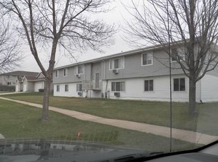2982 9th St #3, Marion, IA 52302
