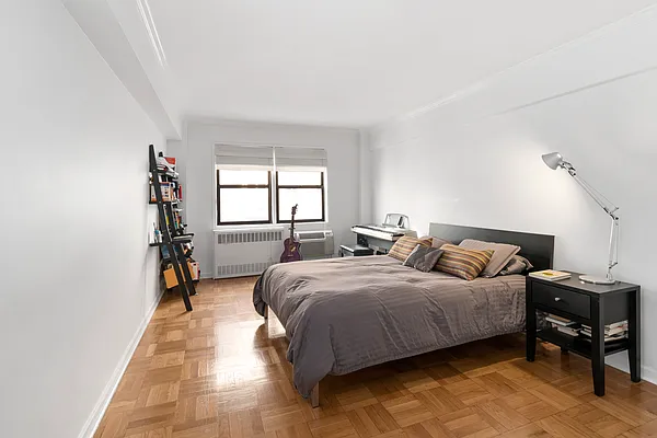 Sold by Douglas Elliman | media 16